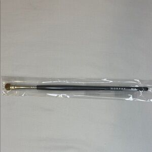 Morphe M210 Small Chisel Fluff Brush